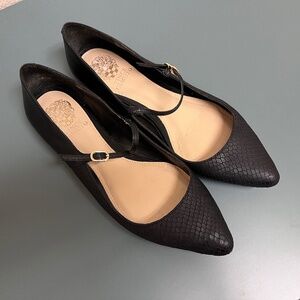 Vince Camuto Mary Jane Flats with Black Leather Animal Print Pointy Toe Shoes 9